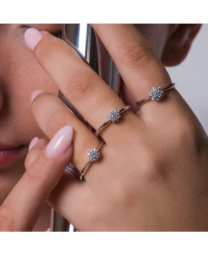 Anillo Rosetón con Circonitas 5A talla Brillante de Plata Ley