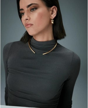 Collar Viceroy Rígido de Acero Dorado 75421C01012